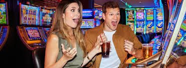 Baccarat Live Table ဒိုင်နှင့်ကစားနေသောမြင်ကွင်း